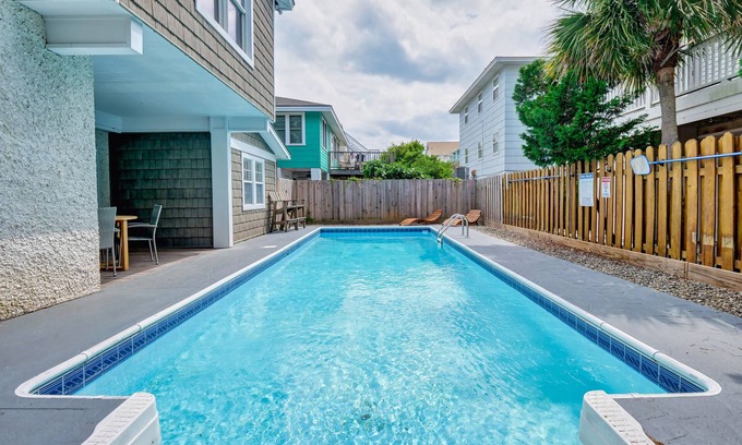 South End House | Luxurious oasis w/private pool and rooftop deck!