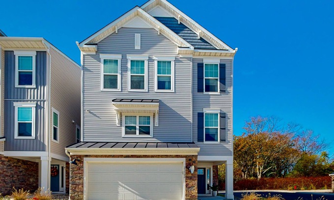 Rehoboth Beach House | Luxurious Oyster House Village retreat near golf, beach, & boardwalk