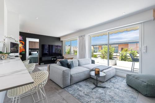 Cannes City Centre Apartment | LUXURIOUS PENTHOUSE ROOFTOP MARTINEZ CROISETTE