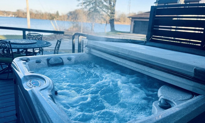 Akron Cottage | Luxurious private Portage Lakes home lake access 3 bd Oasis Hottub pet friendly!