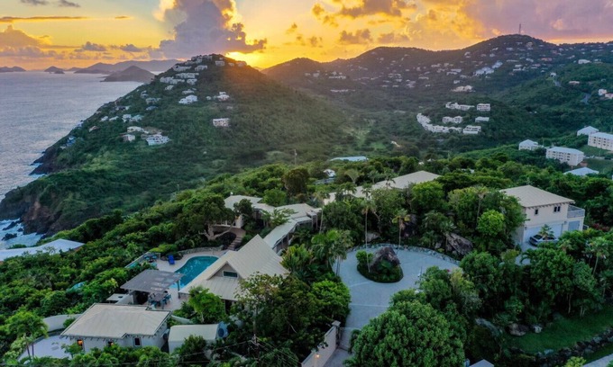 Estate Peterborg Villa | Luxurious Private Villa - Yellowbird