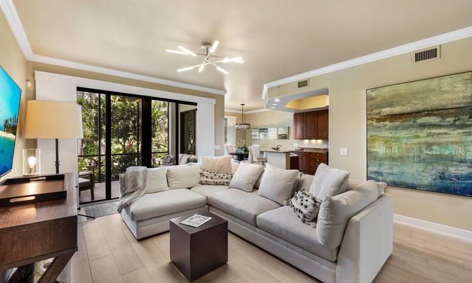 Royal Harbor Condo | Luxurious Resort Near 5th Ave & Beaches
