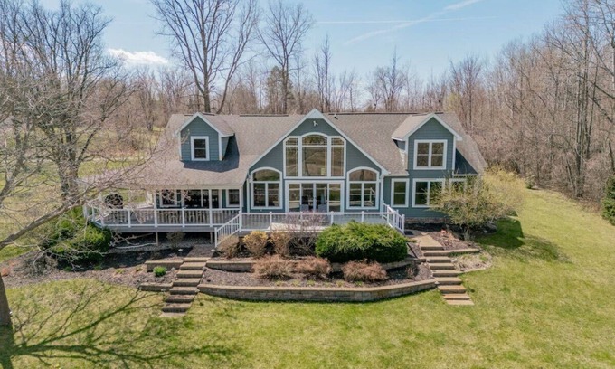 Beaverton House | Luxurious Retreat Spacious with Deck BBQ Grill