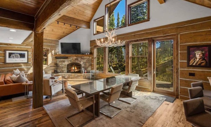 Powder Ridge Cabin | Luxurious Ski-In/Ski-Out Big Sky Powder Ridge