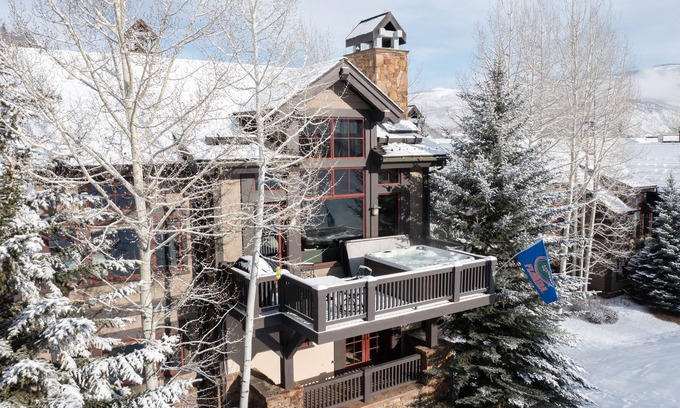 Edwards House | Luxurious Ski-in Ski-out Home in Arrowhead community