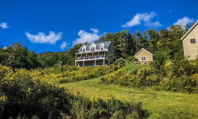 Waitsfield House | Luxurious slopeside retreat