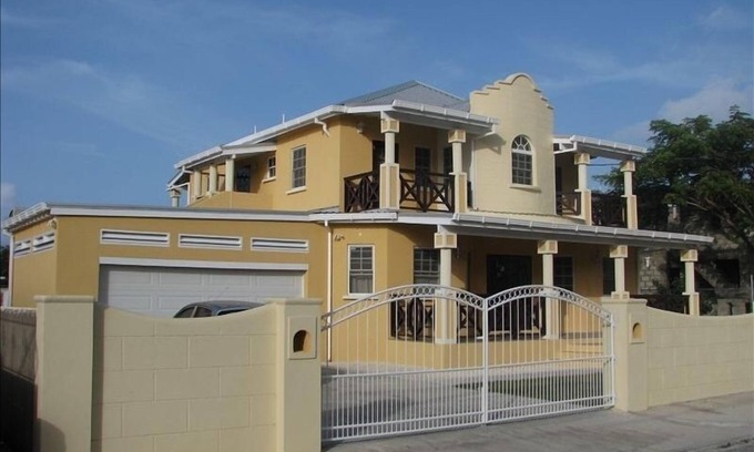 Welches Villa | Luxurious South-Coast Villa