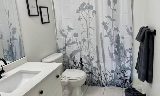 Woodslee House | Luxurious & spacious 3 bedroom home in Windsor.
