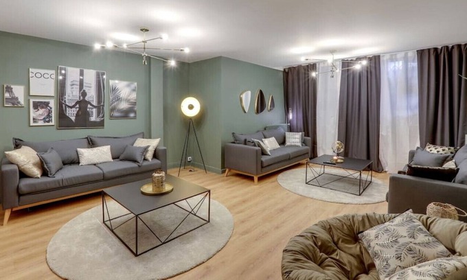 Quartier de la Folie-Mericourt Apartment | Luxurious & spacious apartment, 125m2, République
