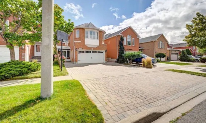 East Credit House | Luxurious & Spacious Detached Masterpiece Home