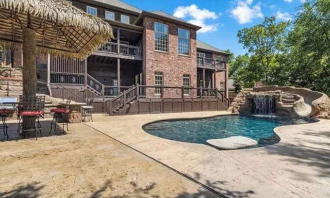 Bentonville House | Luxurious & Spacious Bentonville Custom European Home- New Remodel-w/Oasis Pool!