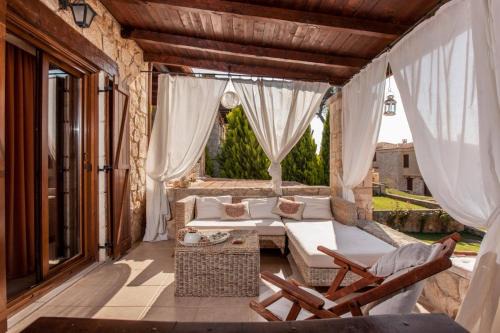 Siviri House | Luxurious Stone House