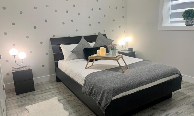 Delta Apartment | Luxurious & Stylish Two Bedroom Suite, Full Kitchen, Close to Vancouver