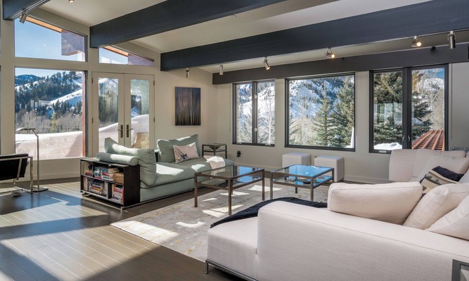 Sun Valley House | Luxurious Sun Valley Estate - Perfect for the 2025 World Cup!