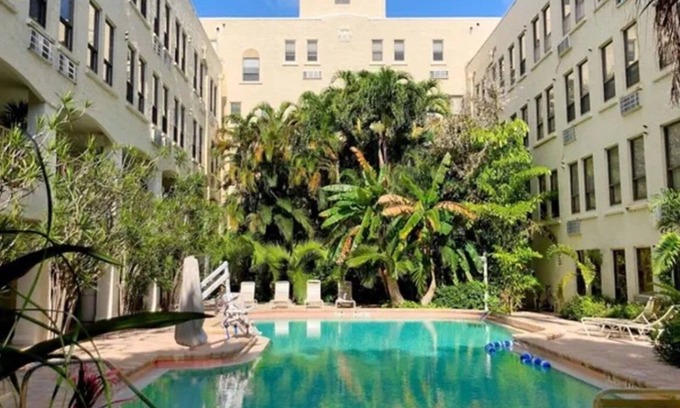 Palm Beach - West Palm Beach House | Luxurious Surf Suite in the Heart of Palm Beach
