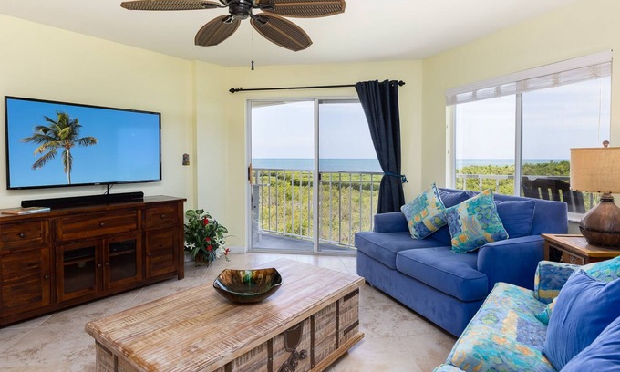 Tavernier Condo | Luxurious Top Floor 2 Bedroom Suite w/Unobstructed Ocean Views