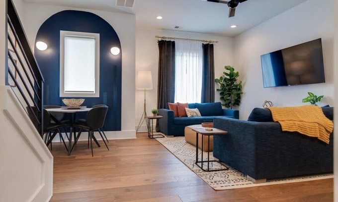 Germantown House | Luxurious Twin Homes with Rooftop Patios