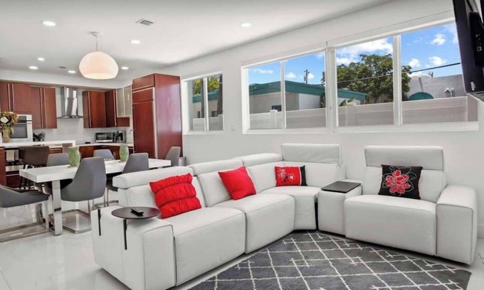 East Fort Lauderdale House | Luxurious retreat by the ocean