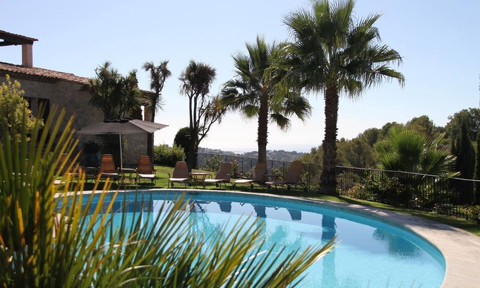 Saint-Paul-de-Vence Villa | Luxurious Villa, with Pool, Tennis, Pétanque, Bar, and Sea View