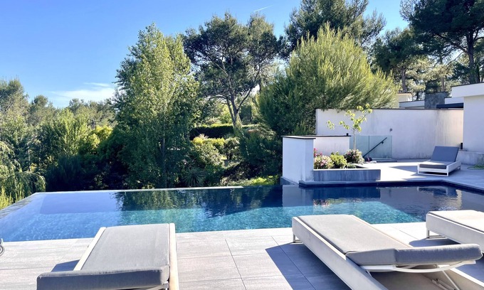 Saint-Gely-du-Fesc Villa | Luxurious Villa 2 pools with SPA sea view North Montpellier 6 bdrms 12 persons