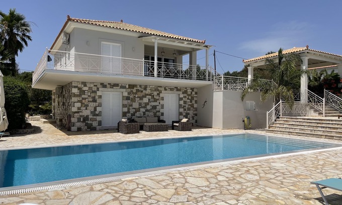 Pylos-Nestoras Villa | Luxurious Villa in Peloponnese