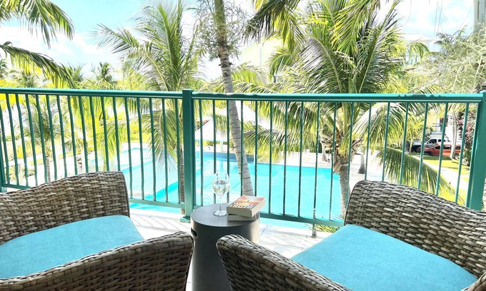 The Bight Condo | Luxurious Waterfront Stay w/Large Sun Deck