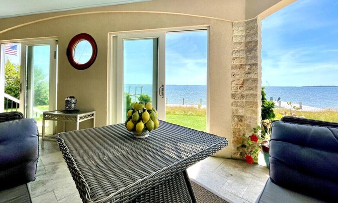 Remsenburg Condo | Luxurious Waterfront Retreat: Unwind in Hamptons Paradise