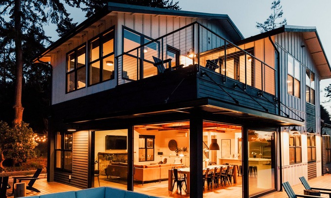 Greenbank House | Luxurious waterfront home with water views, full kitchen, & WiFi