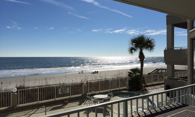 Garden City Condo | Luxuroius Oceanfront Condo, Garden City Beach, Wifi, AC, Cable TV, Pool, Jacuzzi