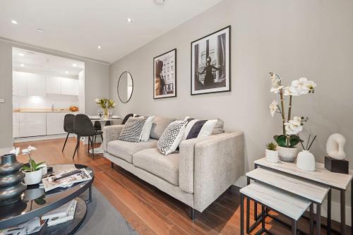 Canary Wharf Apartment | Luxury 1 bed flat, minutes from Canary Wharf and South Quay Station