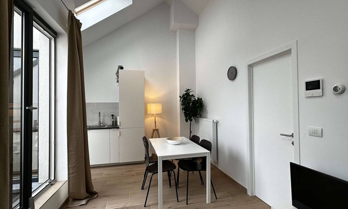 Klein-Antwerpen Apartment | Luxury 1BR Near Fashion District by Oneluxstay
