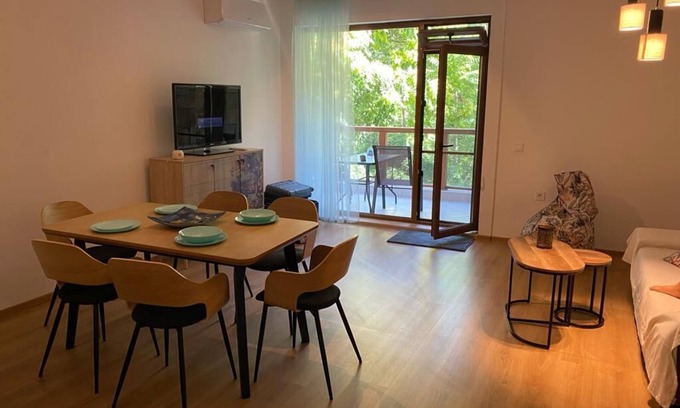 Balchik Apartment | Luxury 2-bedroom apartment with WiFi, AC with a sea view