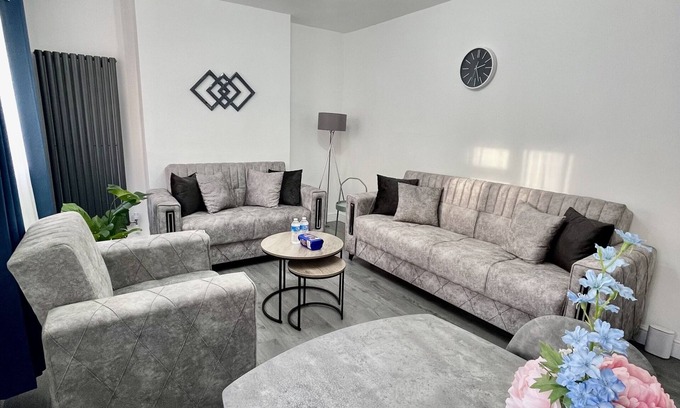 Somers Town Apartment | Luxury 2 Bedroom Apartment in City Centre