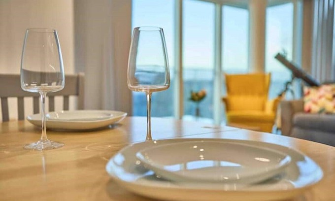 Eltham West Apartment | Luxury 2 Bedroom Apartment. Free Wifi and Parking