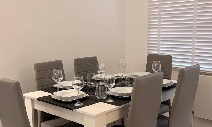 Barbican Apartment | Luxury 2 Bedroom Apartment in the heart of London