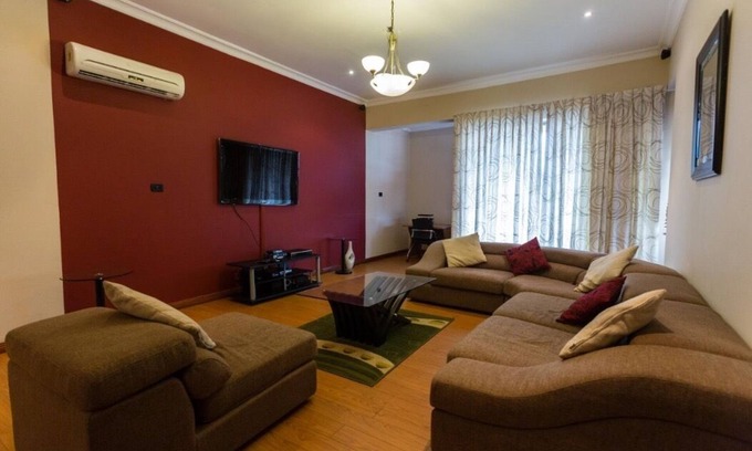 Osu Klottey House | Luxury 2 Bedroom Apartment