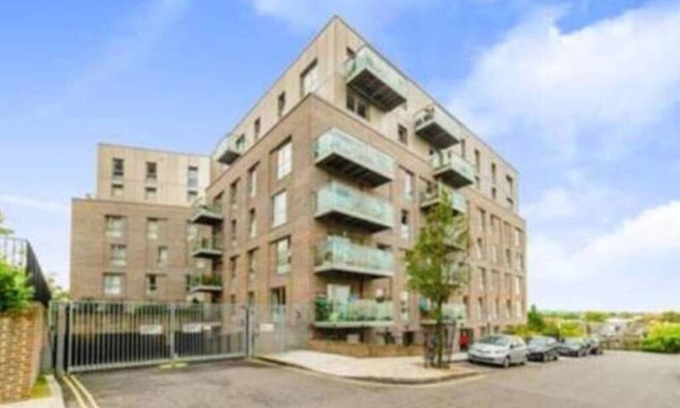 Woodberry Down Apartment | Luxury 2 bedroom apartment in Central London with free Parking