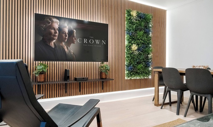 Queen's Gate Apartment | Luxury 2 Bedroom Oasis in Central London
