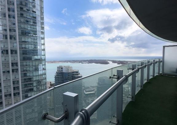 CityPlace Apartment | Luxury 2 bedrooms with Lakeview CN Tower Entertainment District Rogers Centre