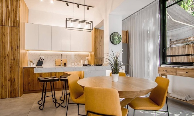 Tel Aviv City Center Apartment | Luxury 2bd/2bth Apartment w/Private Garden