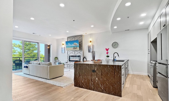 Cornelius Condo | Luxury 2Bed w/Amazing Views