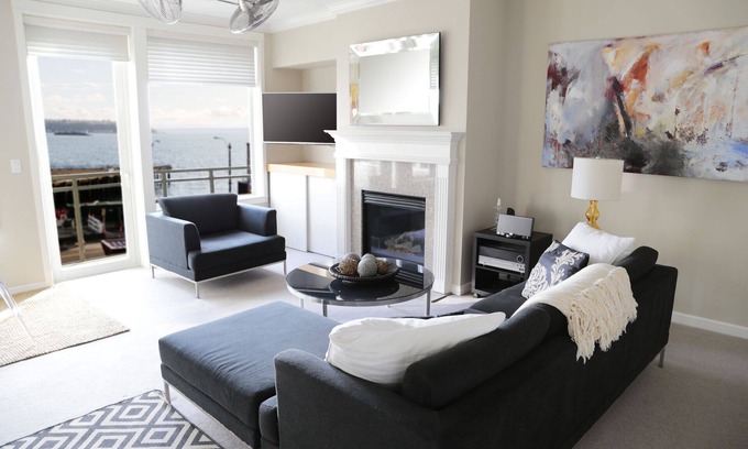 Downtown Seattle Condo | Luxury 2BR Condo in ONLY Waterfront Location Downtown-Steps to Pike Place Market
