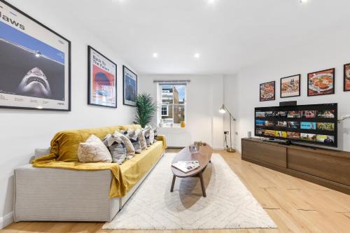 Latchmere Apartment | Luxury 2BR Flat in Battersea
