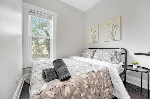 Landsdale House | Luxury 2BR Home Near DT GO Hospitals Waterfalls