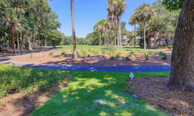 Shipyard Plantation Condo | LUXURY 2BR VILLA WITH POOL, GOLF VIEWS, 5 MIN TO BEACH HILTON HEAD