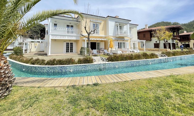 Gocek Villa | Luxury 2Br villa in Portville Göcek