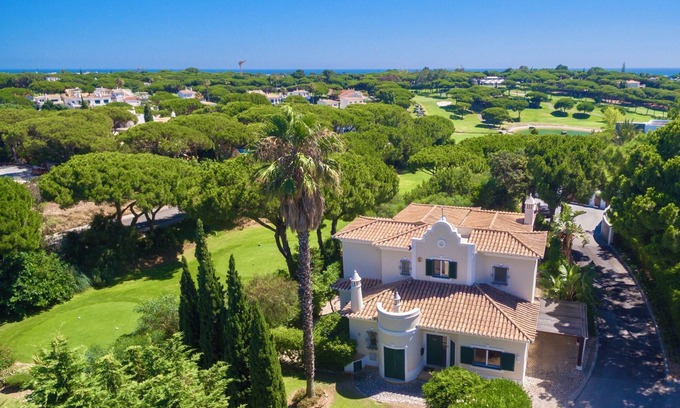 Vale do Lobo Villa | LUXURY 3 BED VILLA - POOL - VALE DO LOBO - OCEAN COURSE - 15 MIN WALK TO BEACH