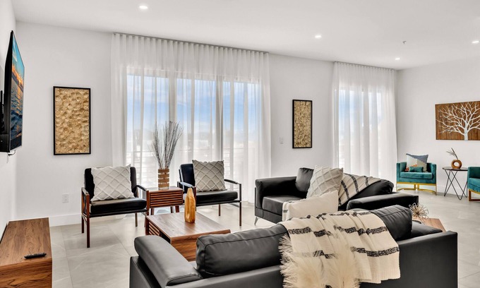 Harbordale Apartment | Luxury 3 Bedrooms APT Brand new, Perfectly located #303
