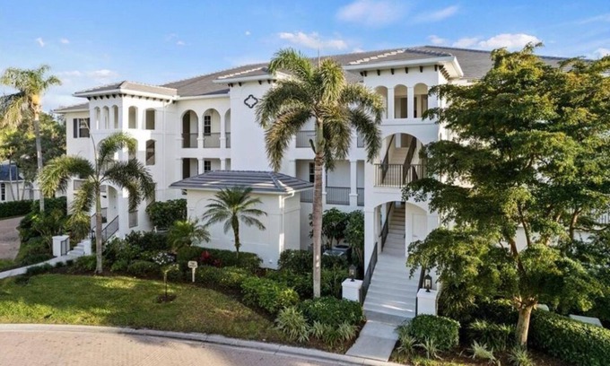 Pelican Bay Condo | Luxury 3 bedroom condominium in prestigious Pelican Bay.n