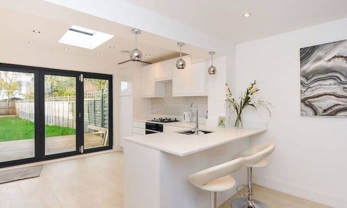 Plaistow and Sundridge House | Luxury 3 Bedroom House in Bromley, South East London